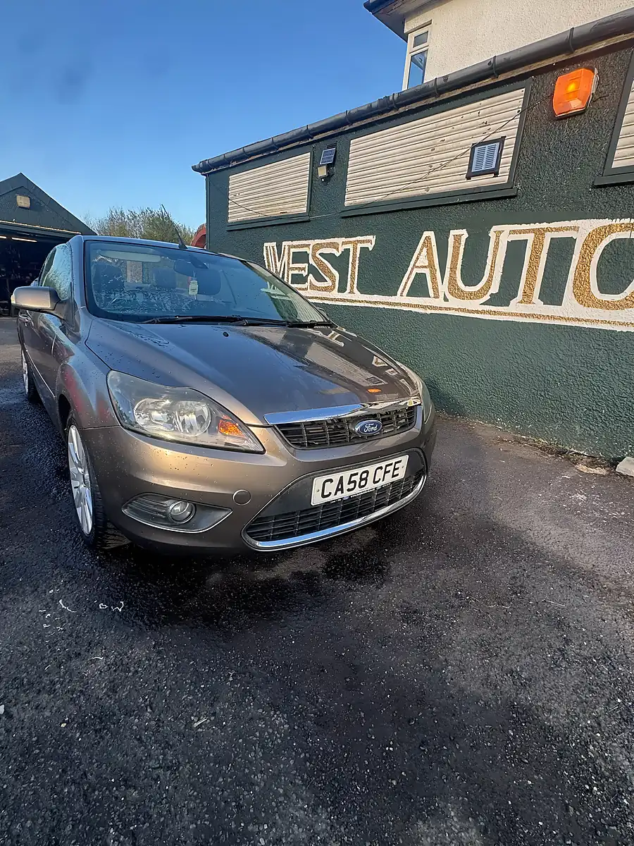 Used 2008 Ford Focus Coupé-Cabriolet - Interior and Exterior details 9