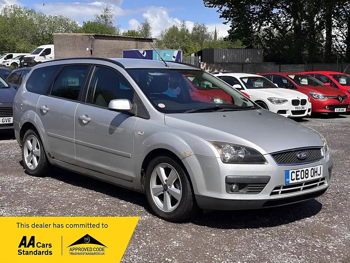 Used 2008 Ford Focus Zetec Climate Silver - Front View