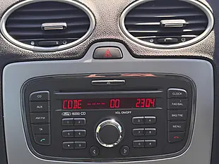 Used 2008 Ford Focus Zetec Climate Silver - Interior and Exterior details 14