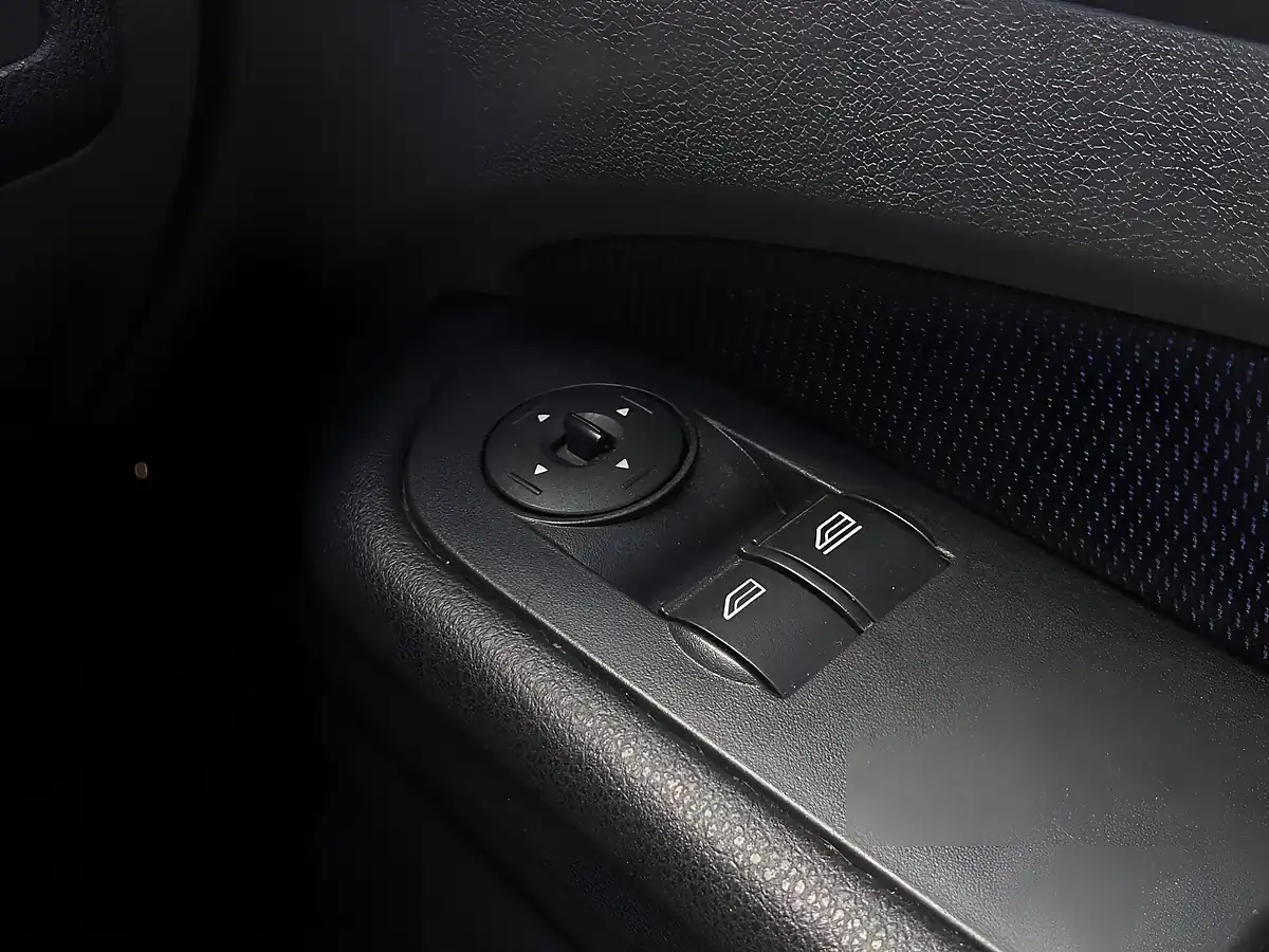 Used 2008 Ford Focus Zetec Climate Silver - Interior and Exterior details 18