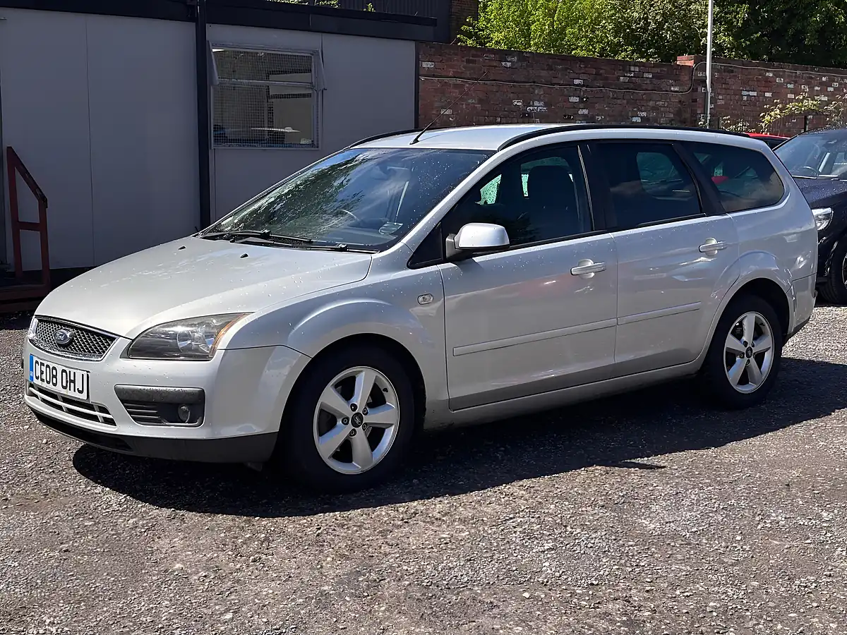 Used 2008 Ford Focus Zetec Climate Silver - Interior and Exterior details 3