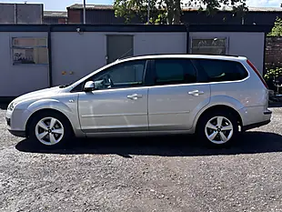 Used 2008 Ford Focus Zetec Climate Silver - Interior and Exterior details 4
