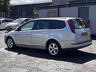 Used 2008 Ford Focus Zetec Climate Silver - Interior and Exterior details 5