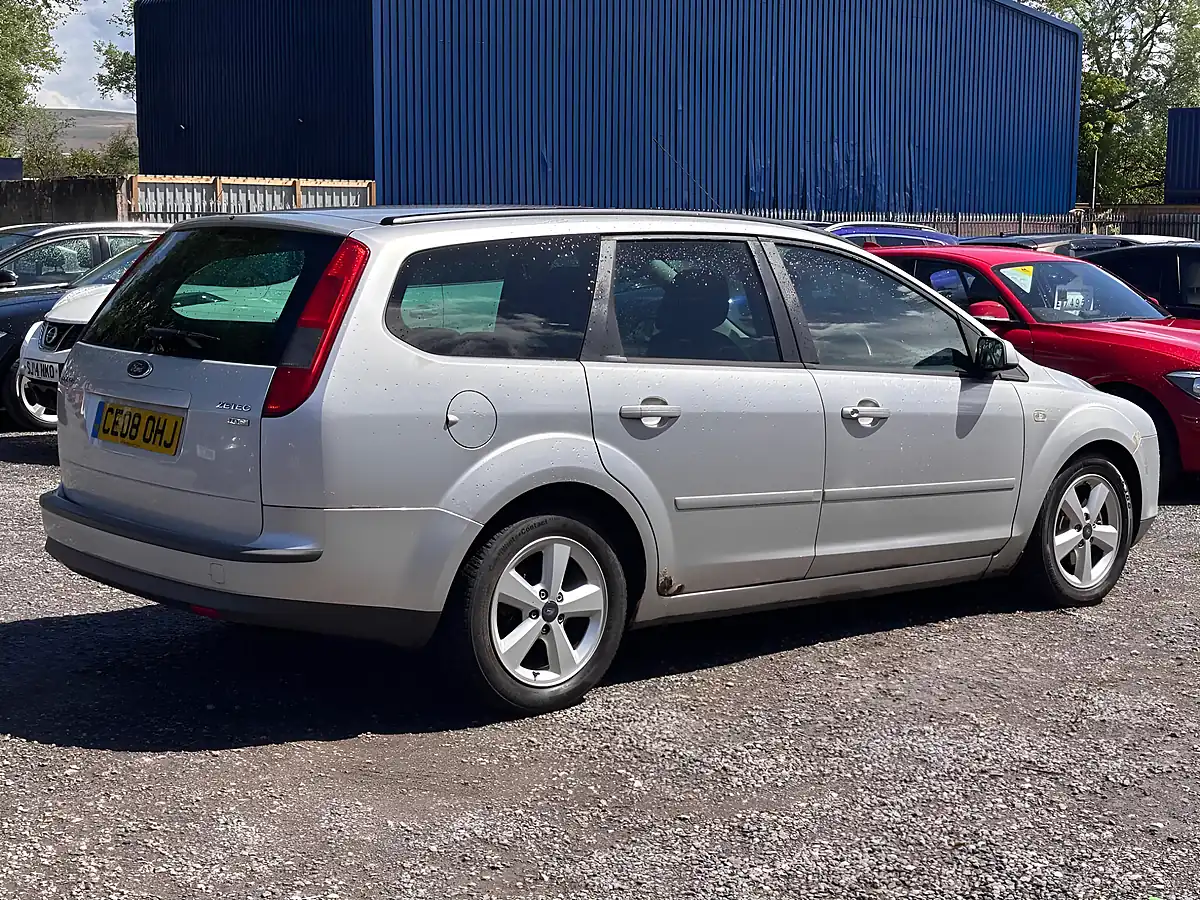 Used 2008 Ford Focus Zetec Climate Silver - Interior and Exterior details 7