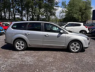 Used 2008 Ford Focus Zetec Climate Silver - Interior and Exterior details 8