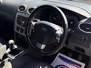 Used 2008 Ford Focus Zetec Climate Silver - Interior and Exterior details 9
