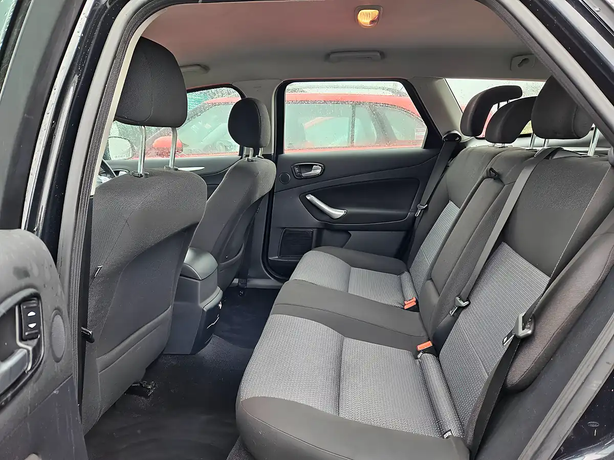 Used 2008 Ford Mondeo Zetec Black - Interior and Exterior details 11