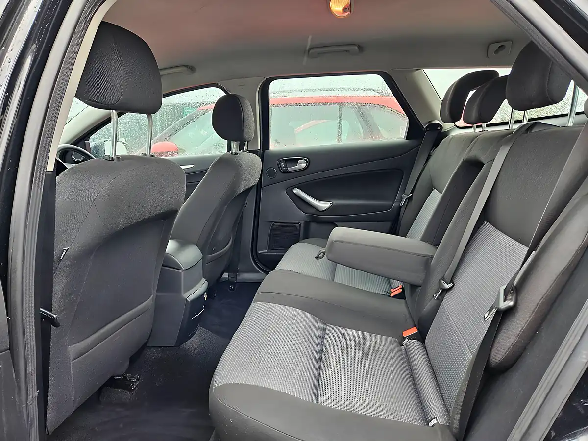 Used 2008 Ford Mondeo Zetec Black - Interior and Exterior details 8