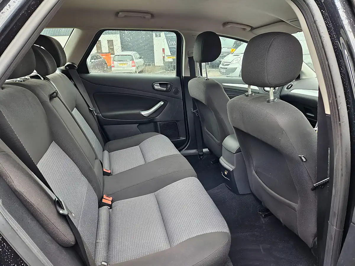 Used 2008 Ford Mondeo Zetec Black - Interior and Exterior details 9