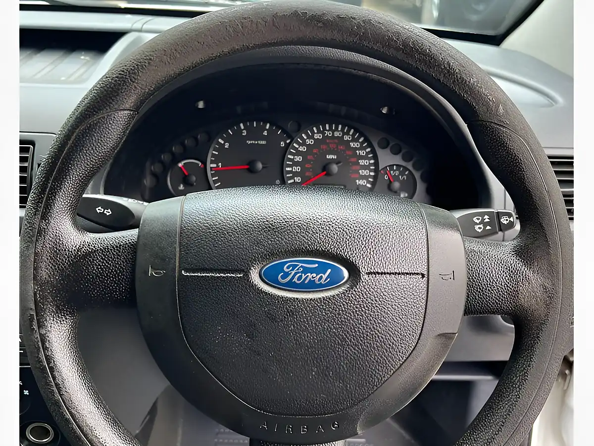 Used 2008 Ford Transit Connect T200 L White - Interior and Exterior details 15