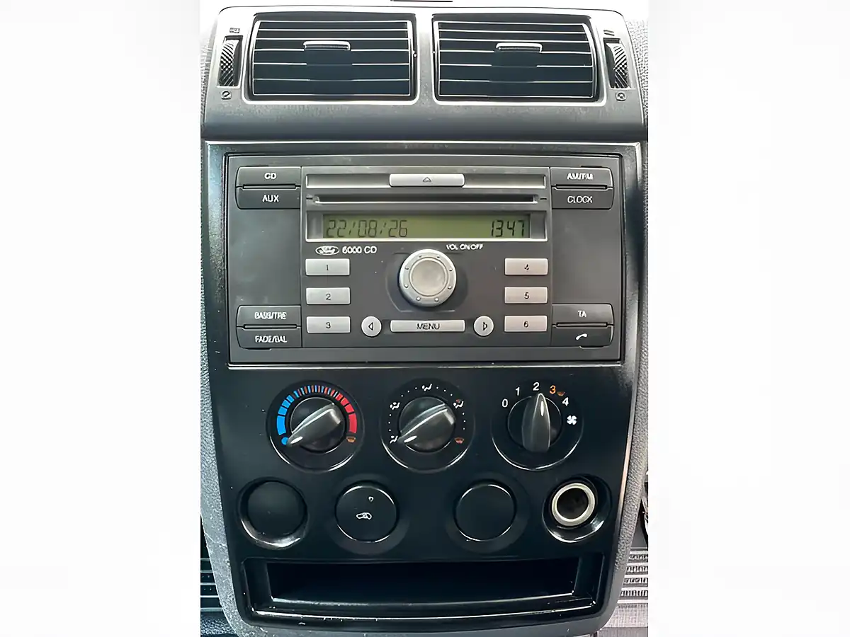 Used 2008 Ford Transit Connect T200 L White - Interior and Exterior details 16