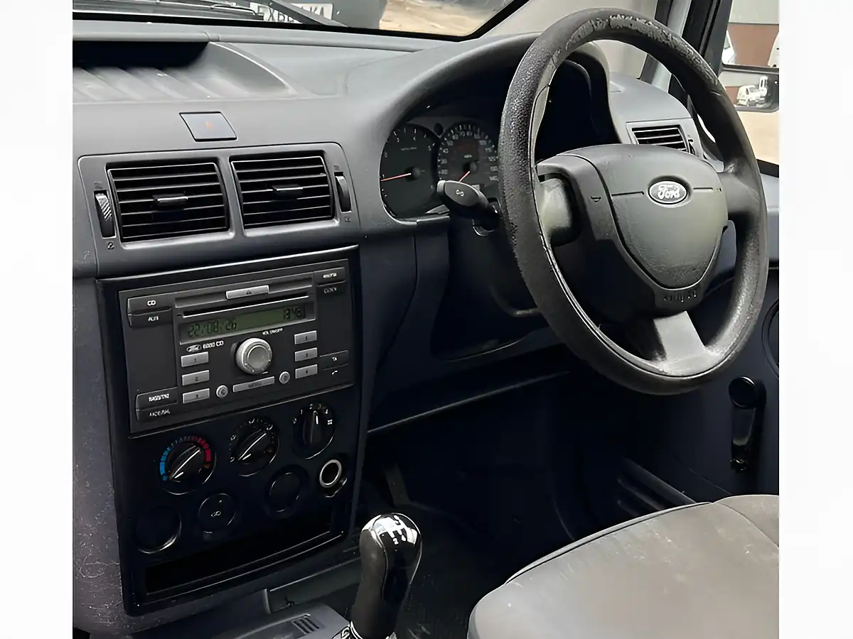 Used 2008 Ford Transit Connect T200 L White - Interior and Exterior details 18