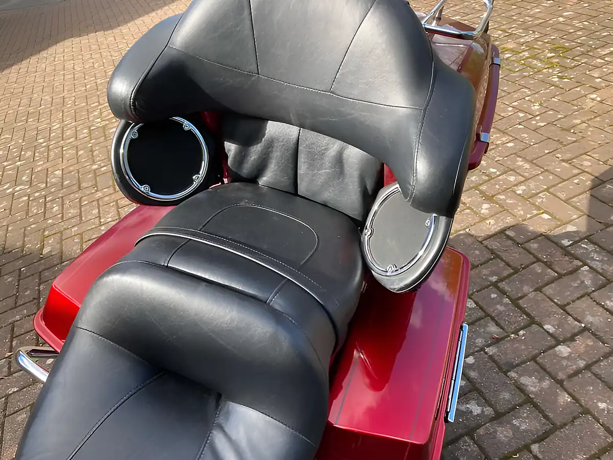 Used 2008 Harley-Davidson Electra Glide Uc Red - Interior and Exterior details 8