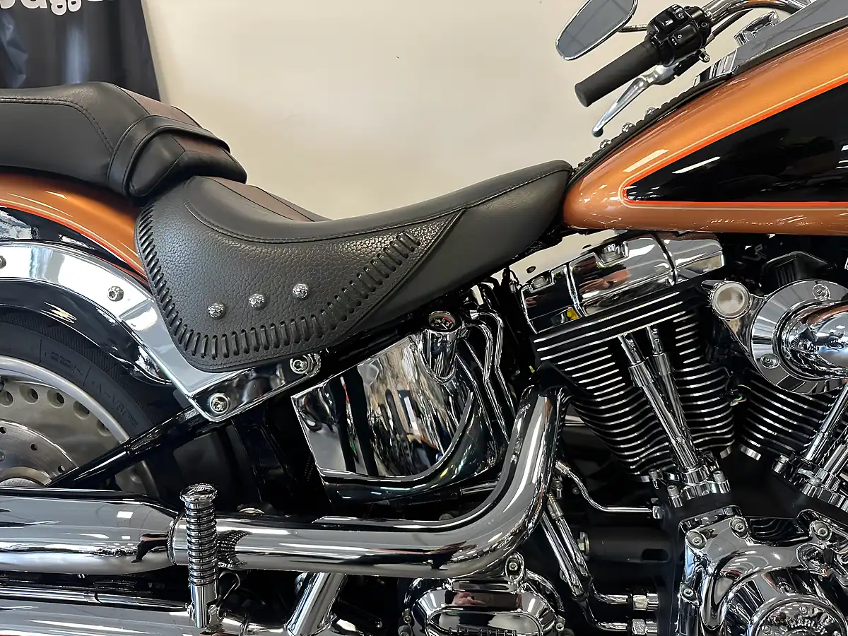 Used 2008 Harley-Davidson Softail Flstf Fat Boy 105th Anniversary Edition Orange - Interior and Exterior details 5
