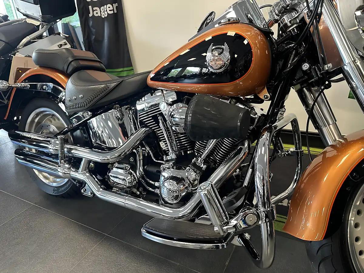 Used 2008 Harley-Davidson Softail Flstf Fat Boy 105th Anniversary Edition Orange - Interior and Exterior details 8