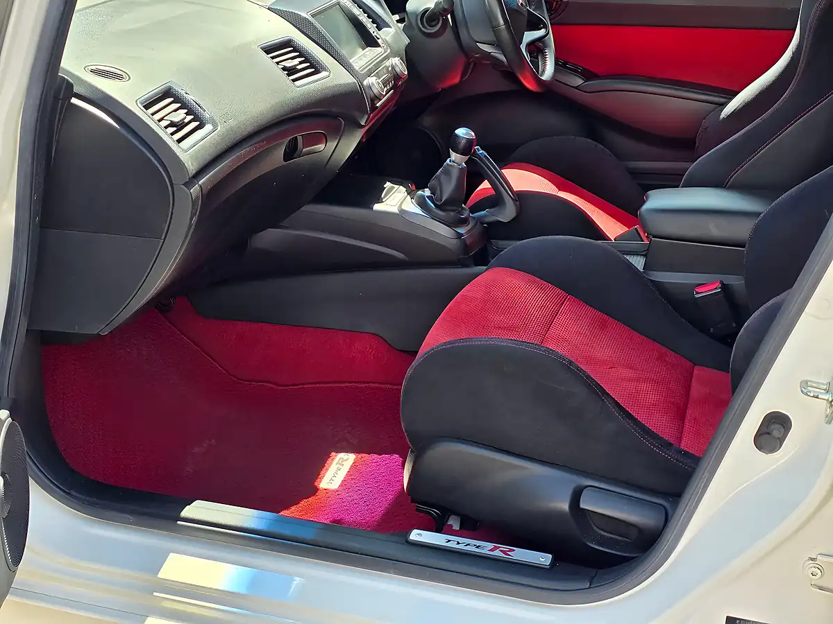 Used 2008 Honda Civic Type R White - Interior and Exterior details 3