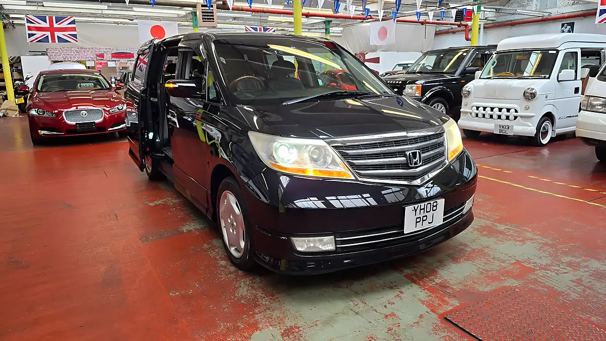 Used 2008 Honda Elysion 7 Seats Black - Interior and Exterior details 3