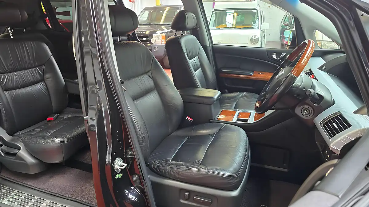 Used 2008 Honda Elysion 7 Seats Black - Interior and Exterior details 4
