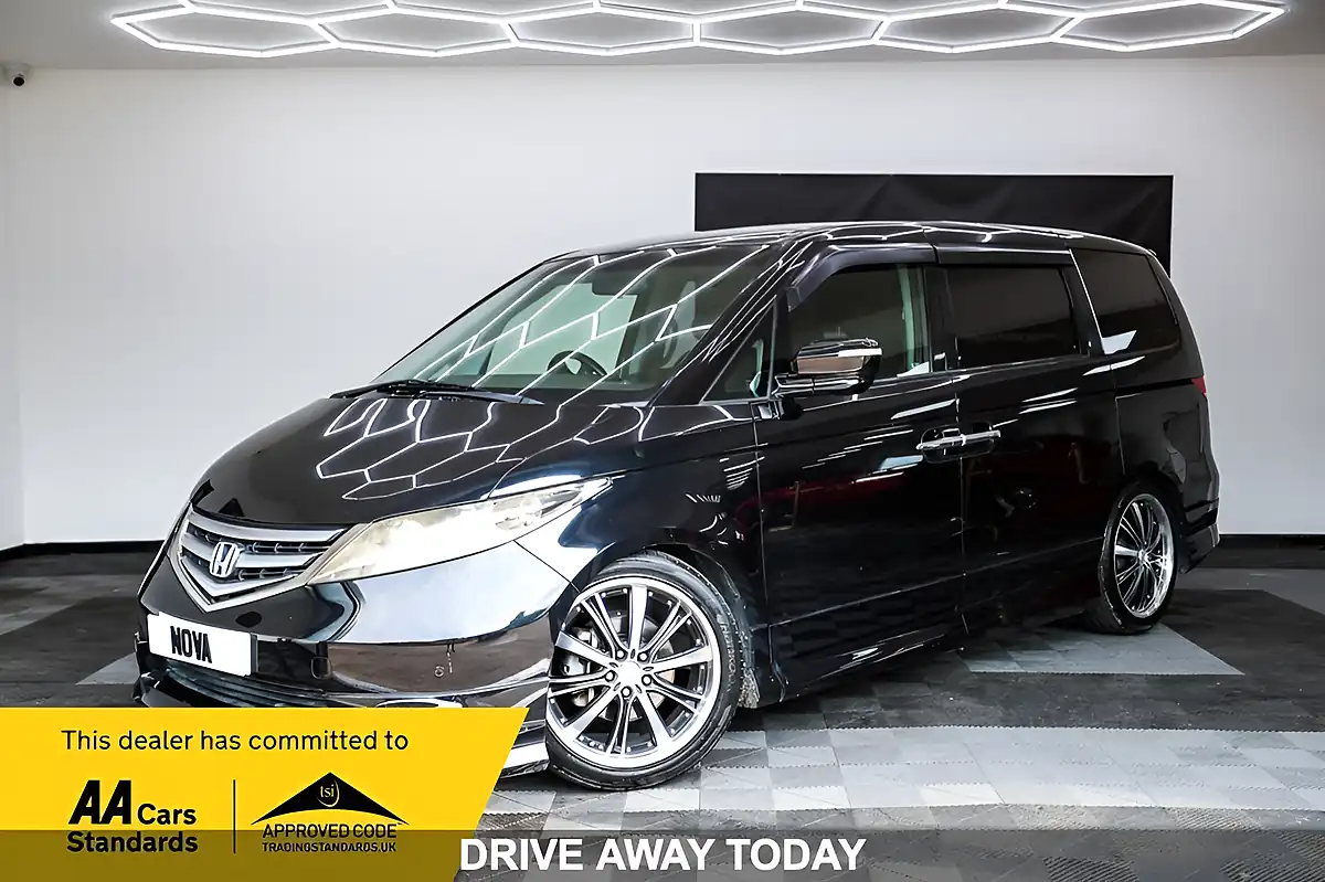 Used 2008 Honda Elysion Black - Front View