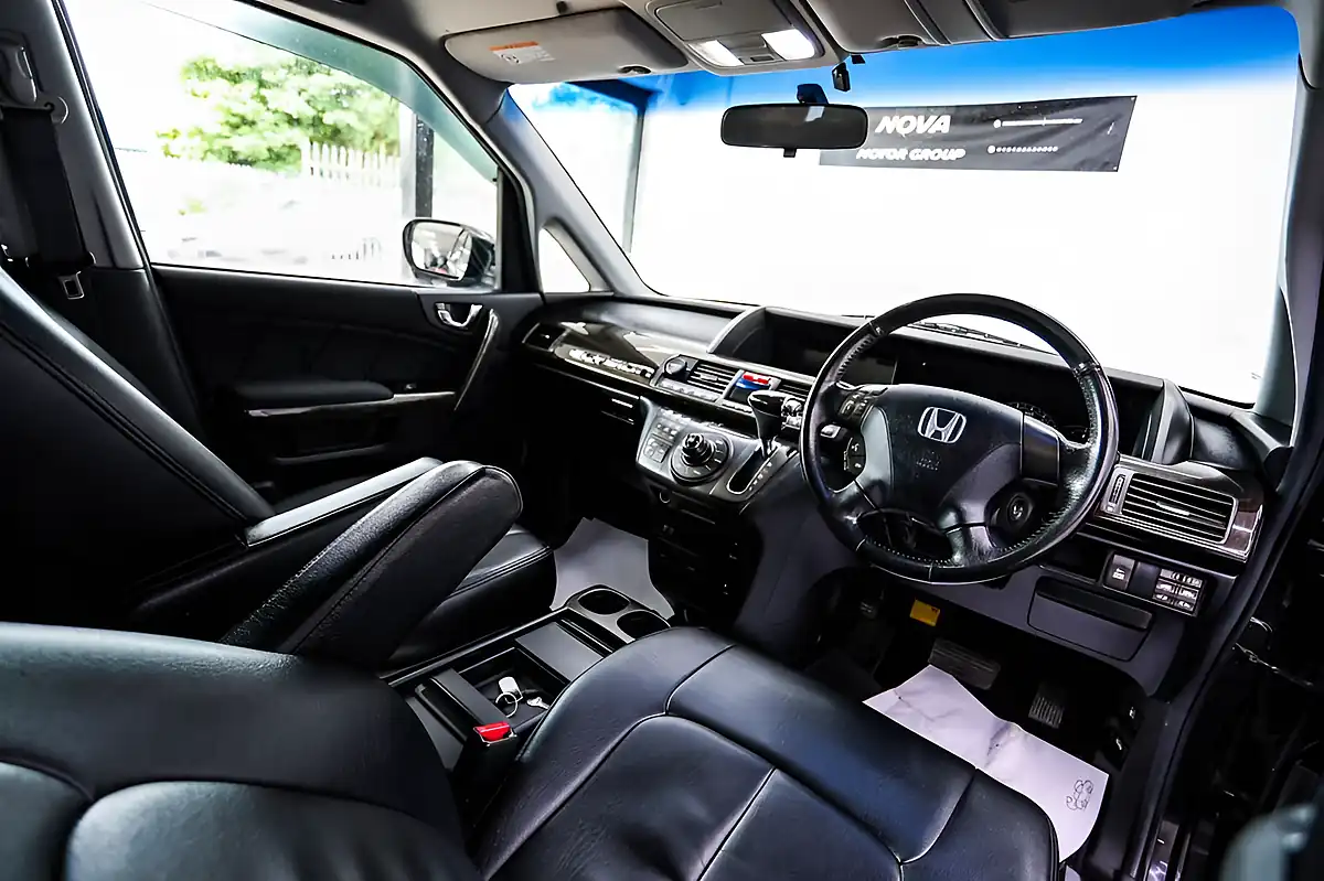 Used 2008 Honda Elysion Black - Interior and Exterior details 13