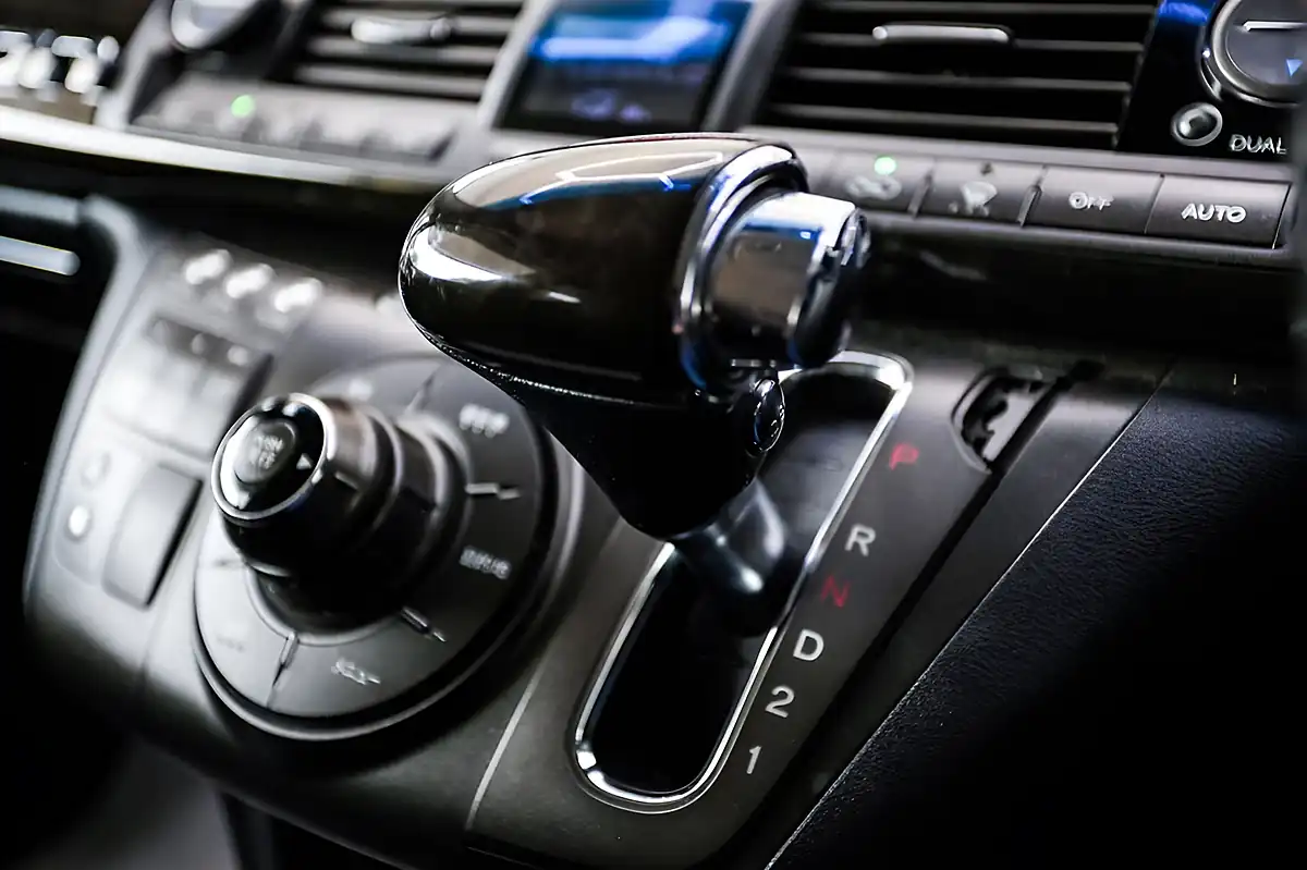 Used 2008 Honda Elysion Black - Interior and Exterior details 18