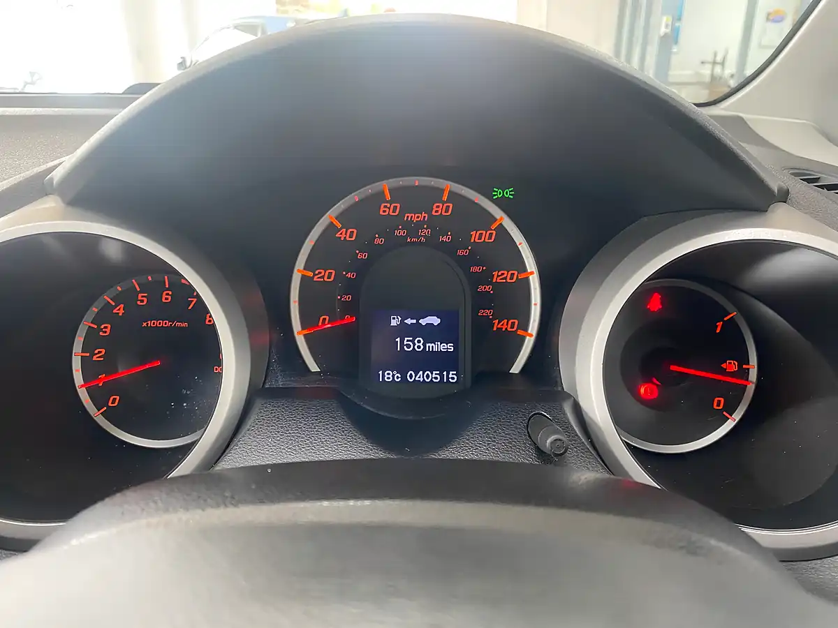 Used 2008 Honda Jazz Es Purple - Interior and Exterior details 10