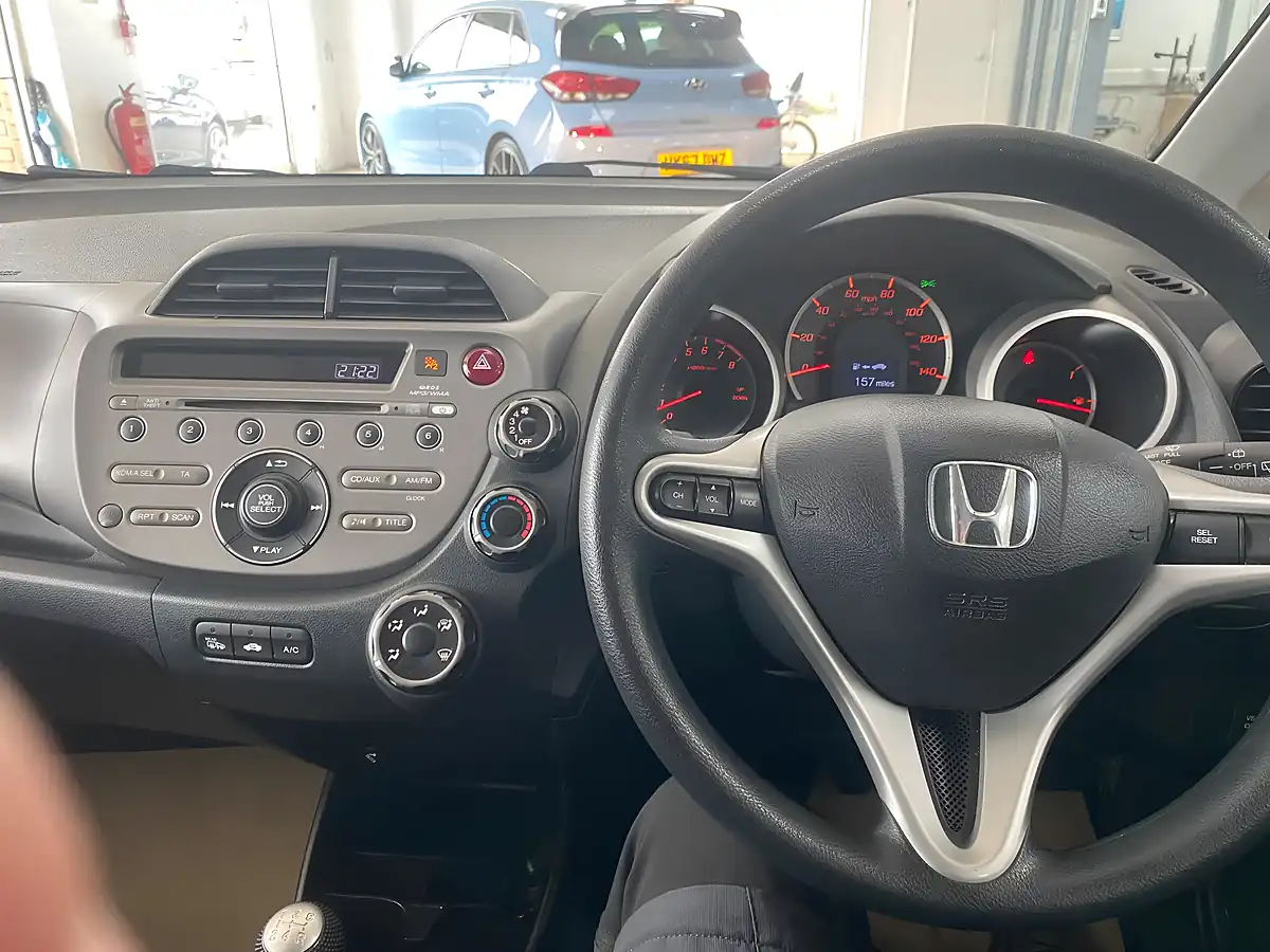 Used 2008 Honda Jazz Es Purple - Interior and Exterior details 11