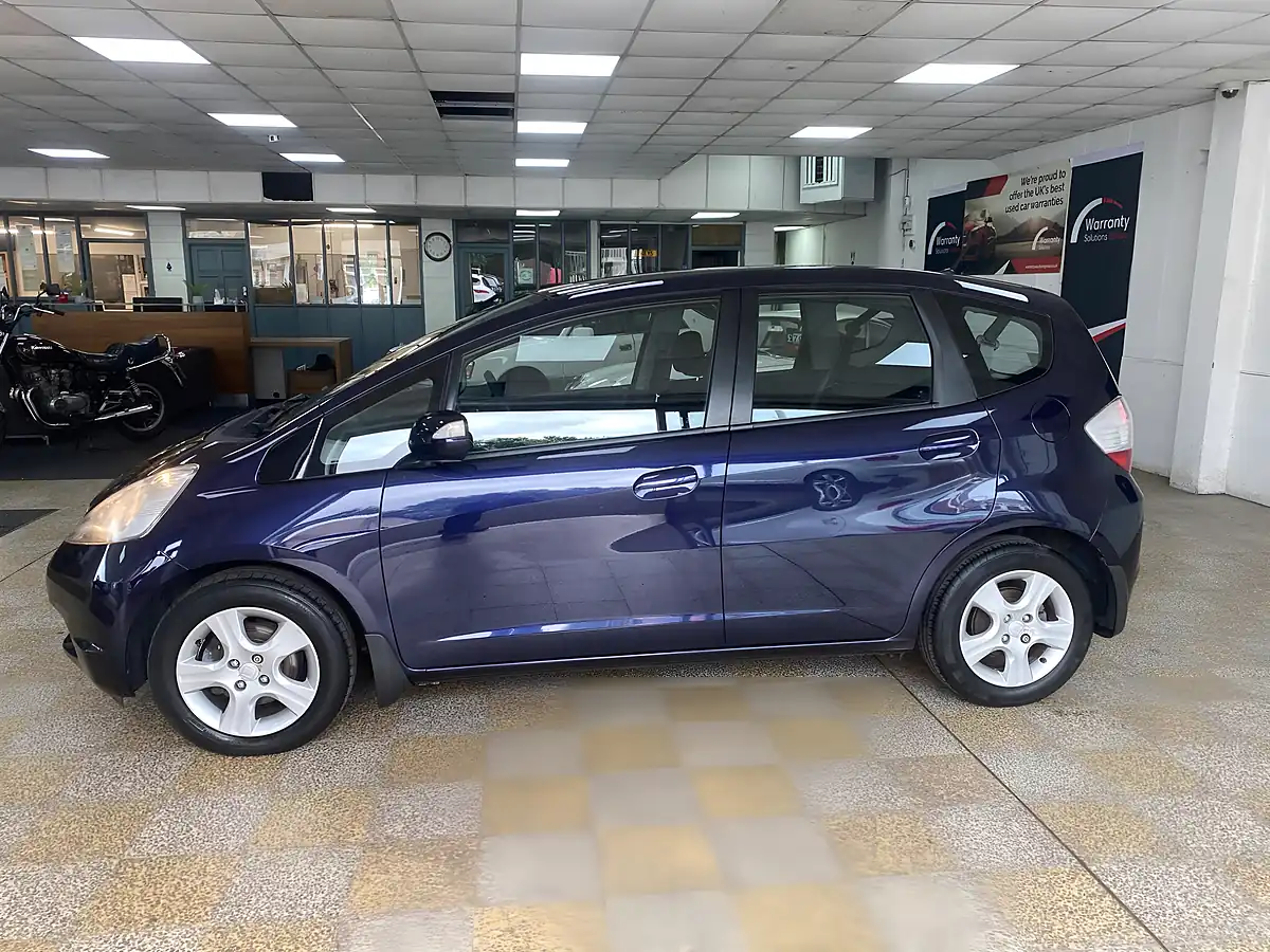 Used 2008 Honda Jazz Es Purple - Interior and Exterior details 4