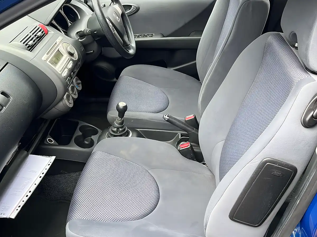 Used 2008 Honda Jazz Se Blue - Interior and Exterior details 14