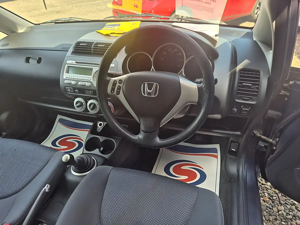 Used 2008 Honda Jazz Se Grey - Interior and Exterior details 10