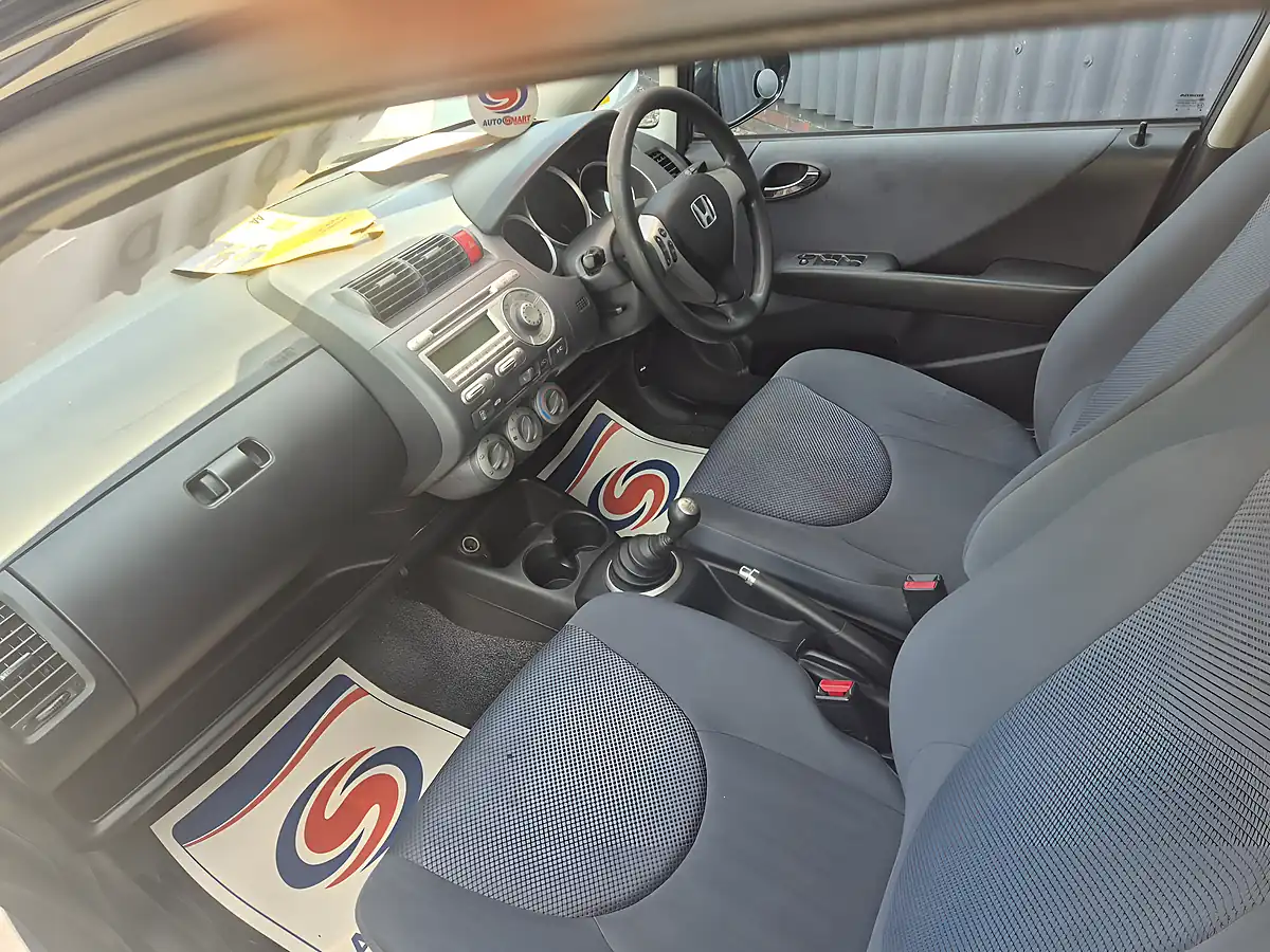 Used 2008 Honda Jazz Se Grey - Interior and Exterior details 11