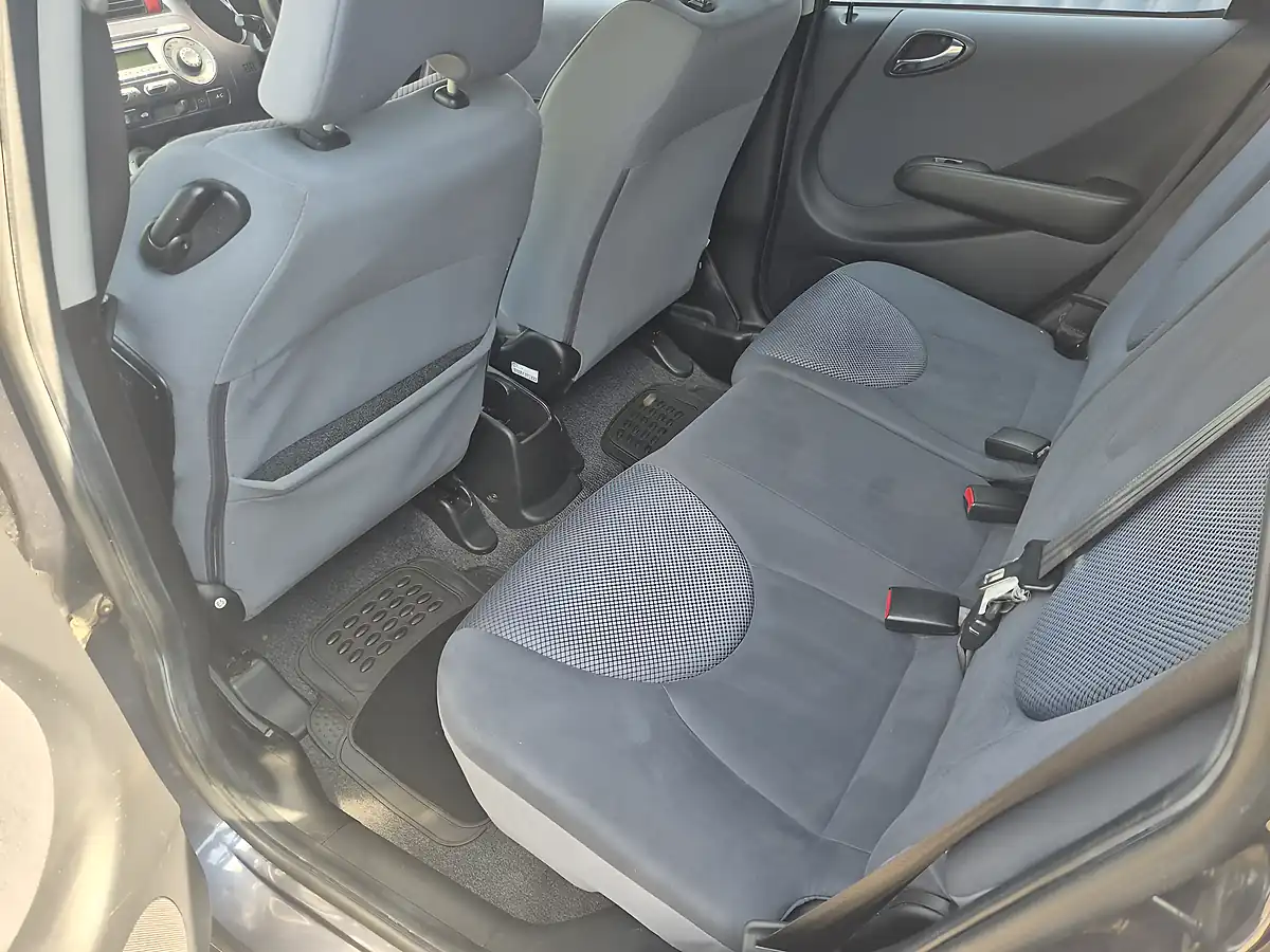 Used 2008 Honda Jazz Se Grey - Interior and Exterior details 14