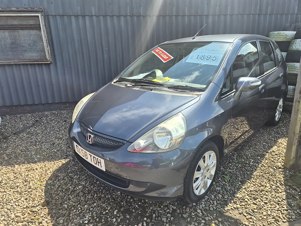 Used 2008 Honda Jazz Se Grey - Interior and Exterior details 4