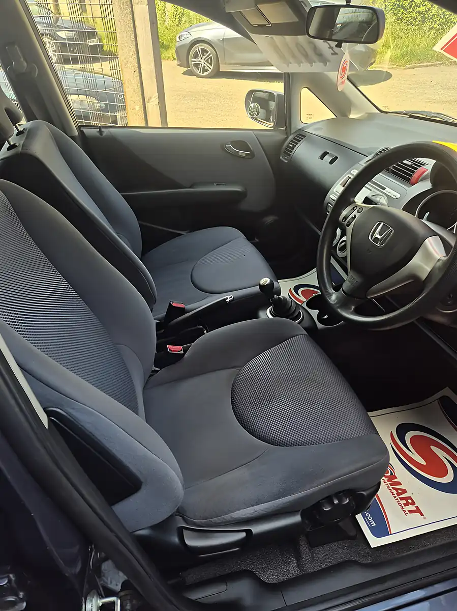 Used 2008 Honda Jazz Se Grey - Interior and Exterior details 9