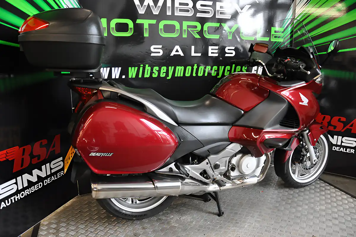 Used 2008 Honda NT700 Deauville Red - Interior and Exterior details 13