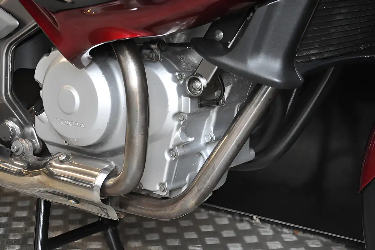 Used 2008 Honda NT700 Deauville Red - Interior and Exterior details 17
