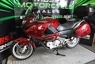 Used 2008 Honda NT700 Deauville Red - Interior and Exterior details 3