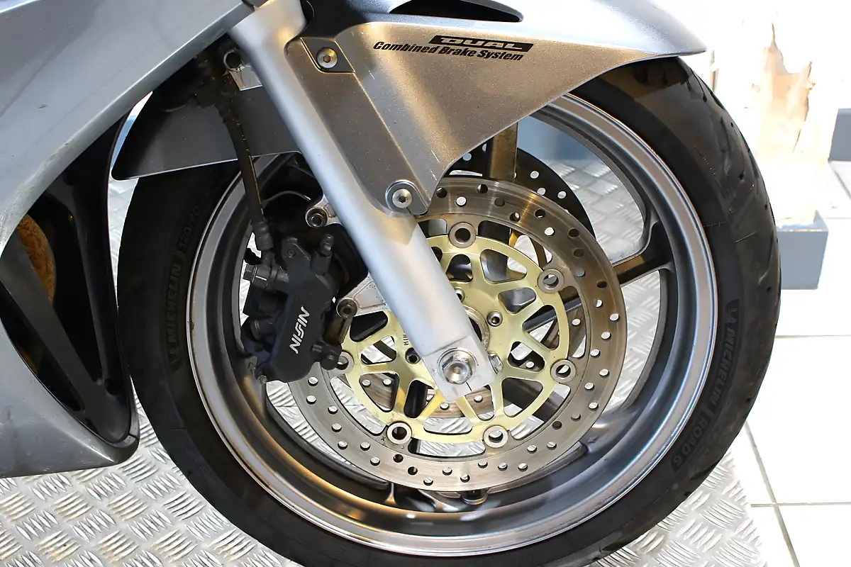 Used 2008 Honda VFR800 Silver - Interior and Exterior details 5