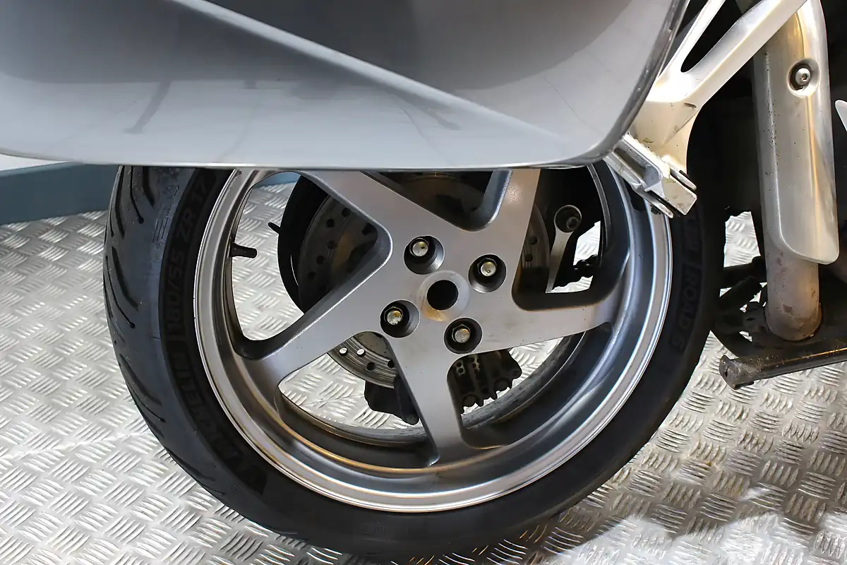 Used 2008 Honda VFR800 Silver - Interior and Exterior details 7