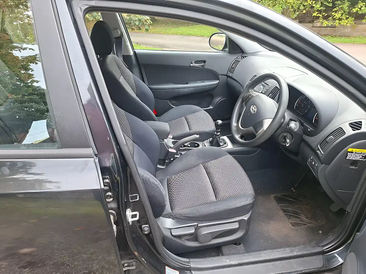 Used 2008 Hyundai i30 Comfort Black - Interior and Exterior details 11