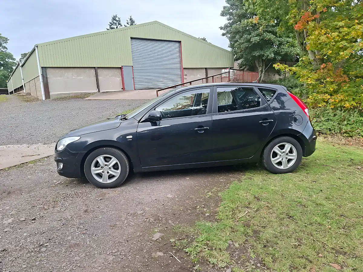 Used 2008 Hyundai i30 Comfort Black - Interior and Exterior details 5