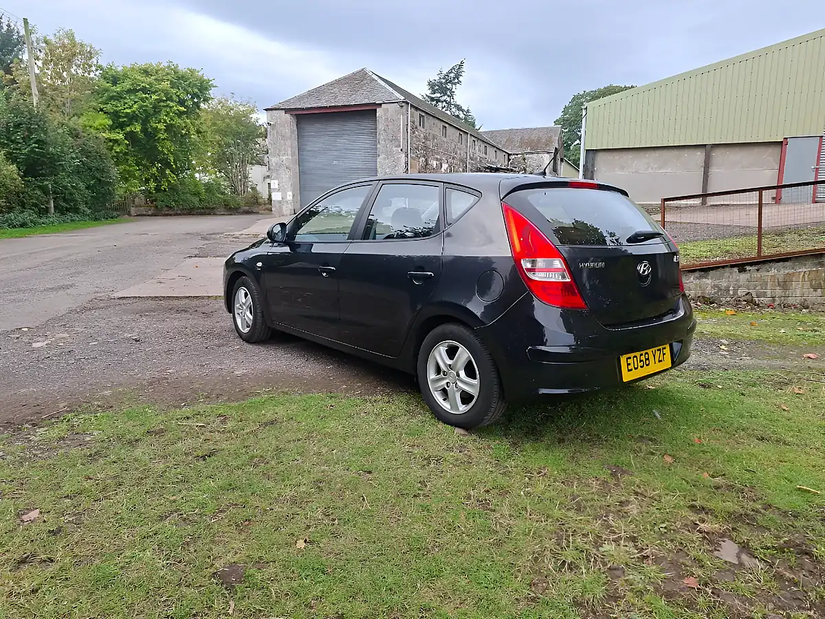 Used 2008 Hyundai i30 Comfort Black - Interior and Exterior details 6