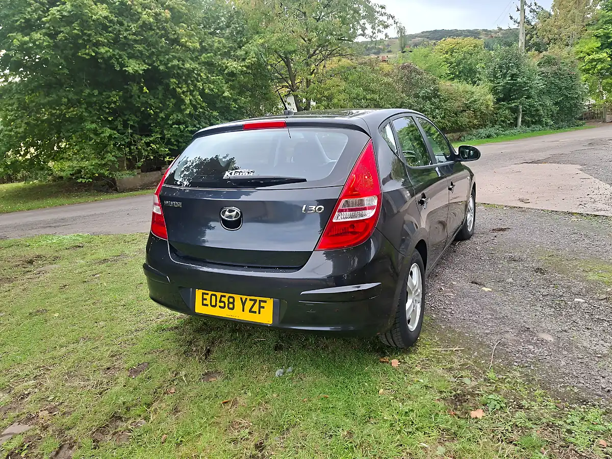 Used 2008 Hyundai i30 Comfort Black - Interior and Exterior details 8