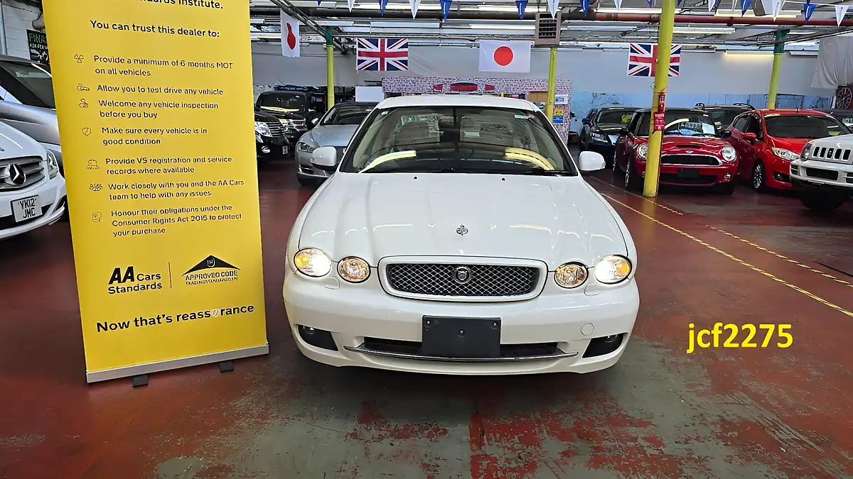 Used 2008 Jaguar X-Type Saloon White - Front View