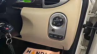 Used 2008 Jaguar X-Type Saloon White - Interior and Exterior details 12
