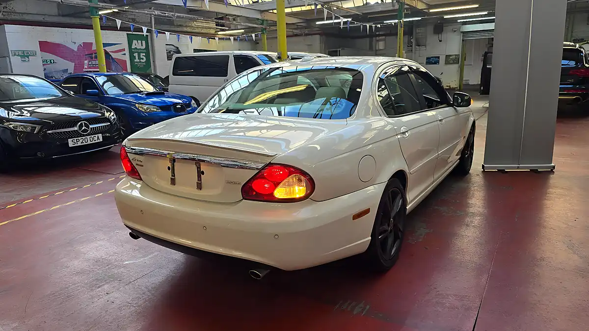 Used 2008 Jaguar X-Type Saloon White - Interior and Exterior details 17