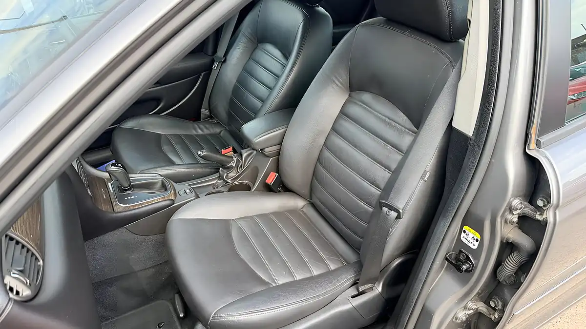 Used 2008 Jaguar X-Type Se Grey - Interior and Exterior details 12