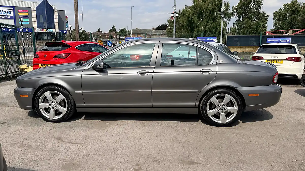 Used 2008 Jaguar X-Type Se Grey - Interior and Exterior details 6