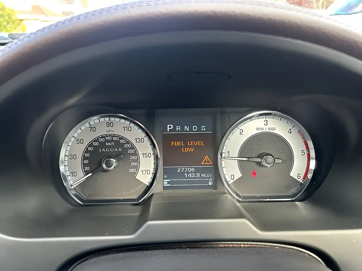 Used 2008 Jaguar Xf Luxury Grey - Interior and Exterior details 10