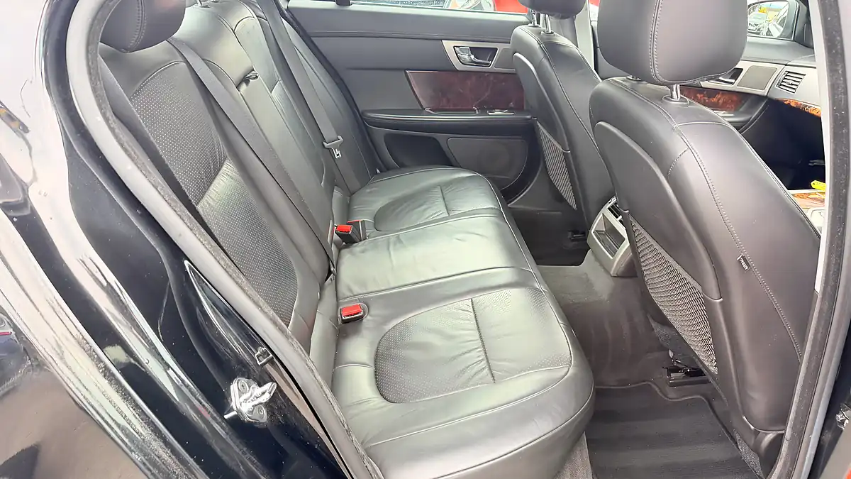 Used 2008 Jaguar Xf Premium Luxury Black - Interior and Exterior details 13